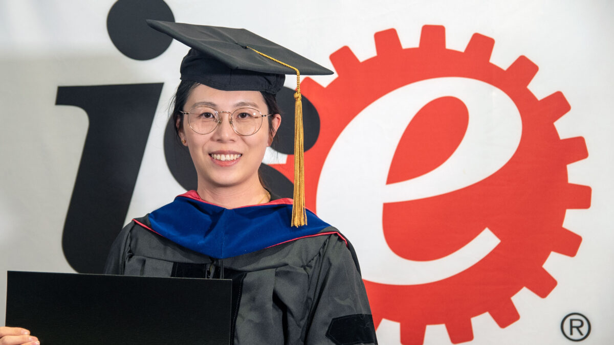 OR 2023 Fall Graduation | Ph.D. Student | Yiwei Zhang | 003