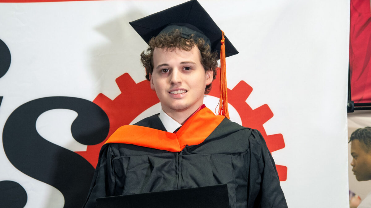 OR 2023 Fall Graduation | Master's Student | Thaddeus McInnis | 002